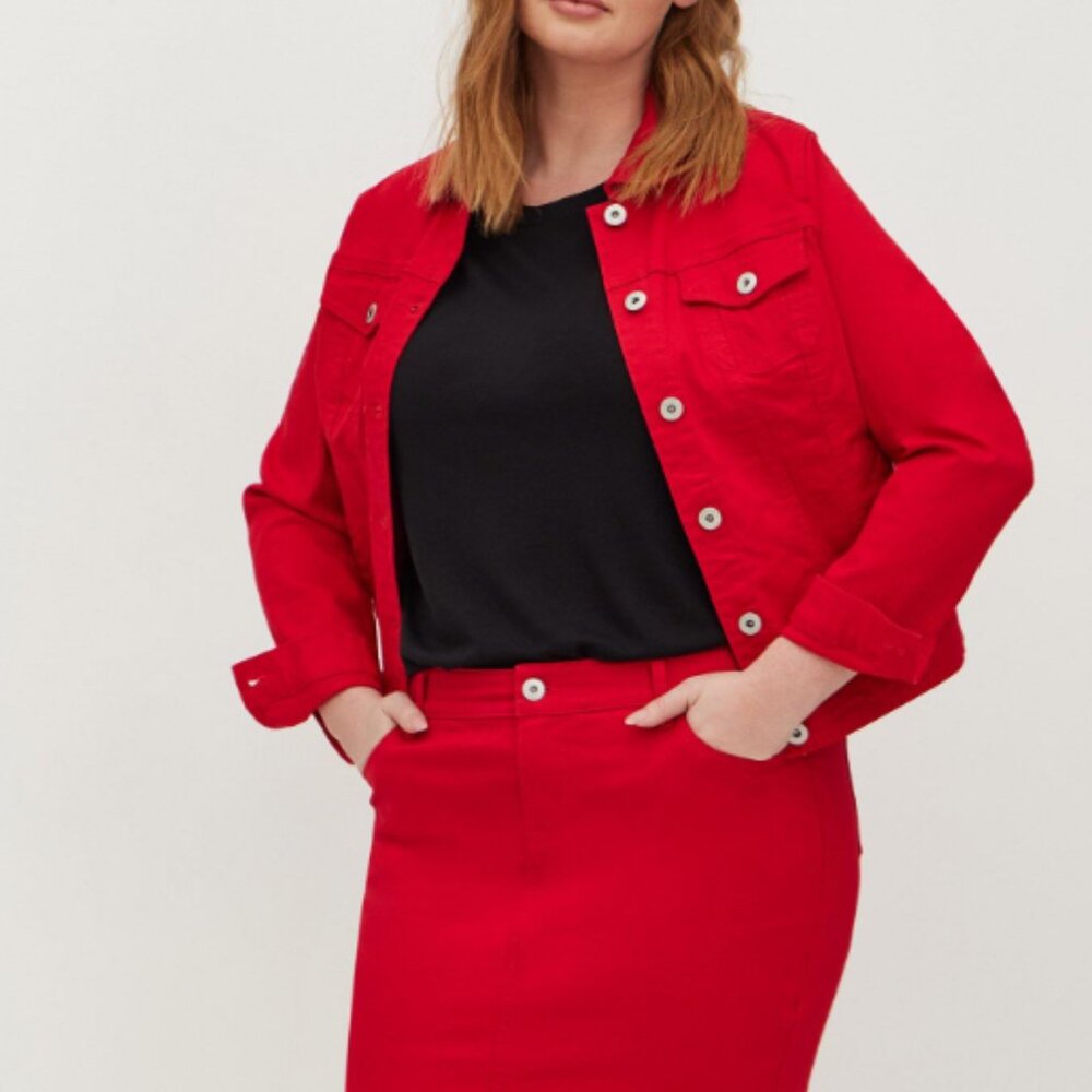 Torrid NWT Ruby Red Denim Trucker Jacket Size 3 - Picture 6 of 10